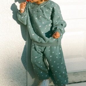 Indy & Pippa Green Starburst Patterned Kids Outfit